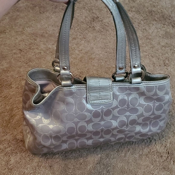 Coach purse - Picture 4 of 4